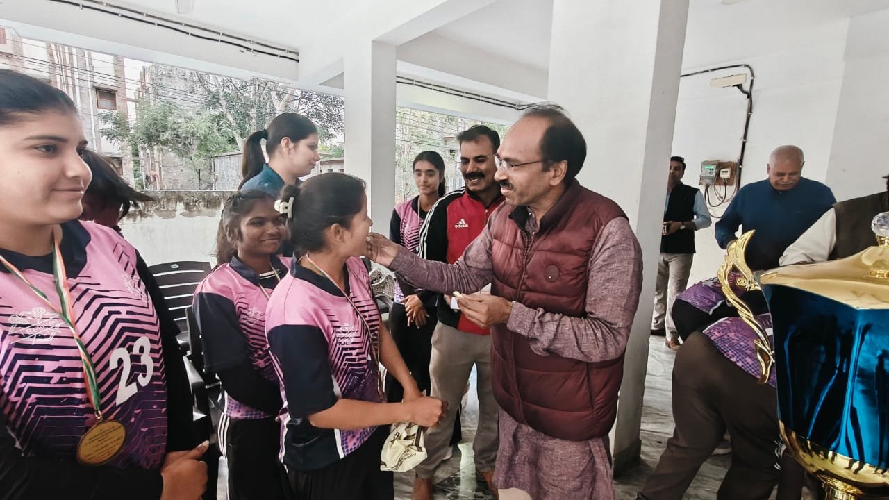 राष्ट्रीय लैक्रोज विजेताओं का सांसद डॉ मन्नालाल रावत ने किया अभिनंदन
