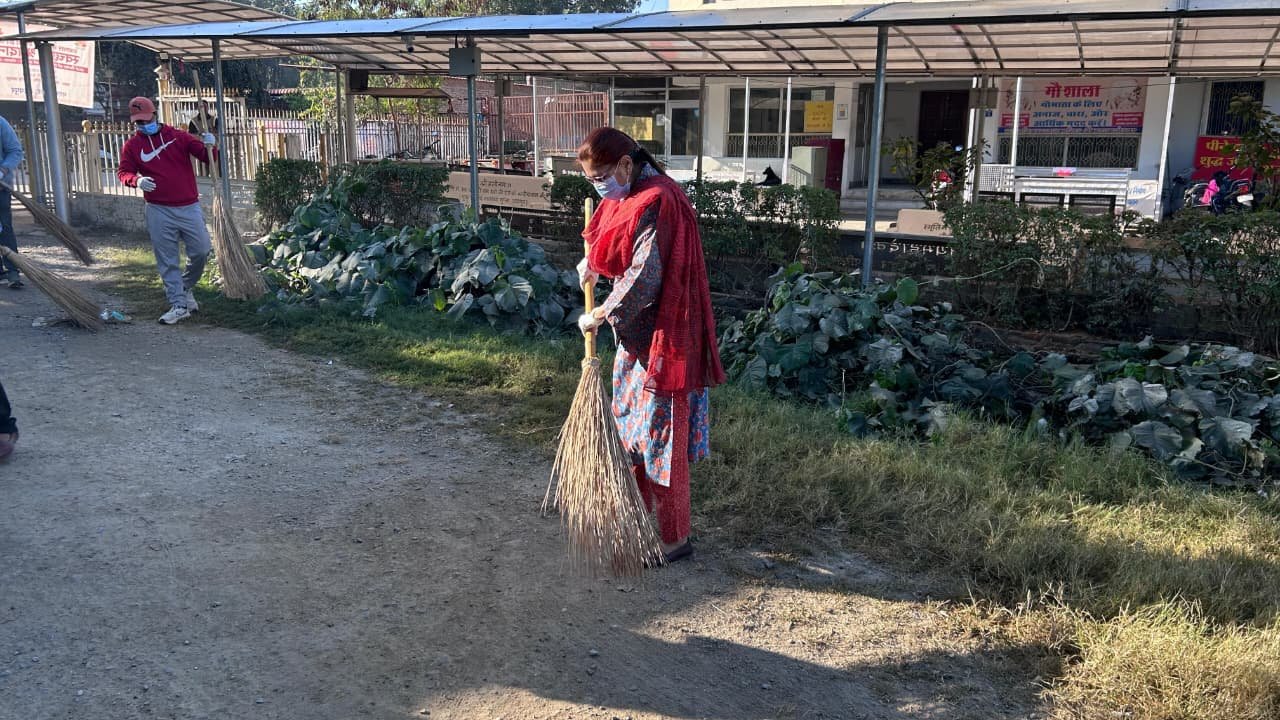 स्वच्छता अभियान के जरिए मनाई राज्य सरकार के सफल दो वर्ष पूर्ण होने की वर्षगांठ