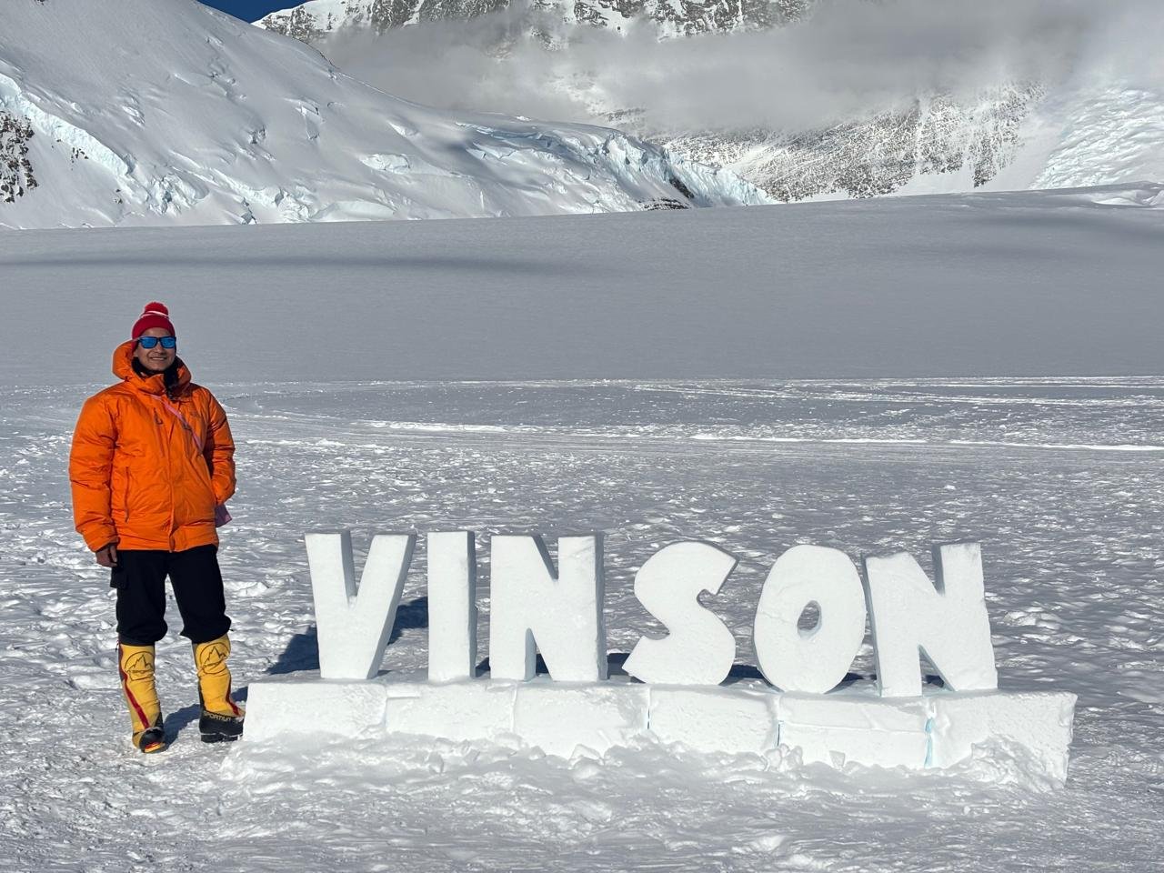 ### Udaipur’s Mansvi Agrawal Creates History by Hoisting the Tricolour on Antarctica’s Highest Peak