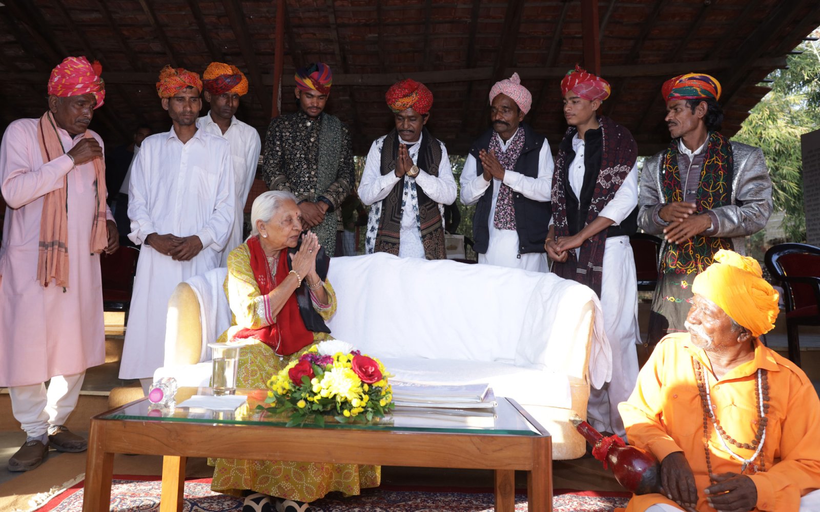 उत्तर प्रदेश के राज्यपाल ने किया शिल्पग्राम का भ्रमण