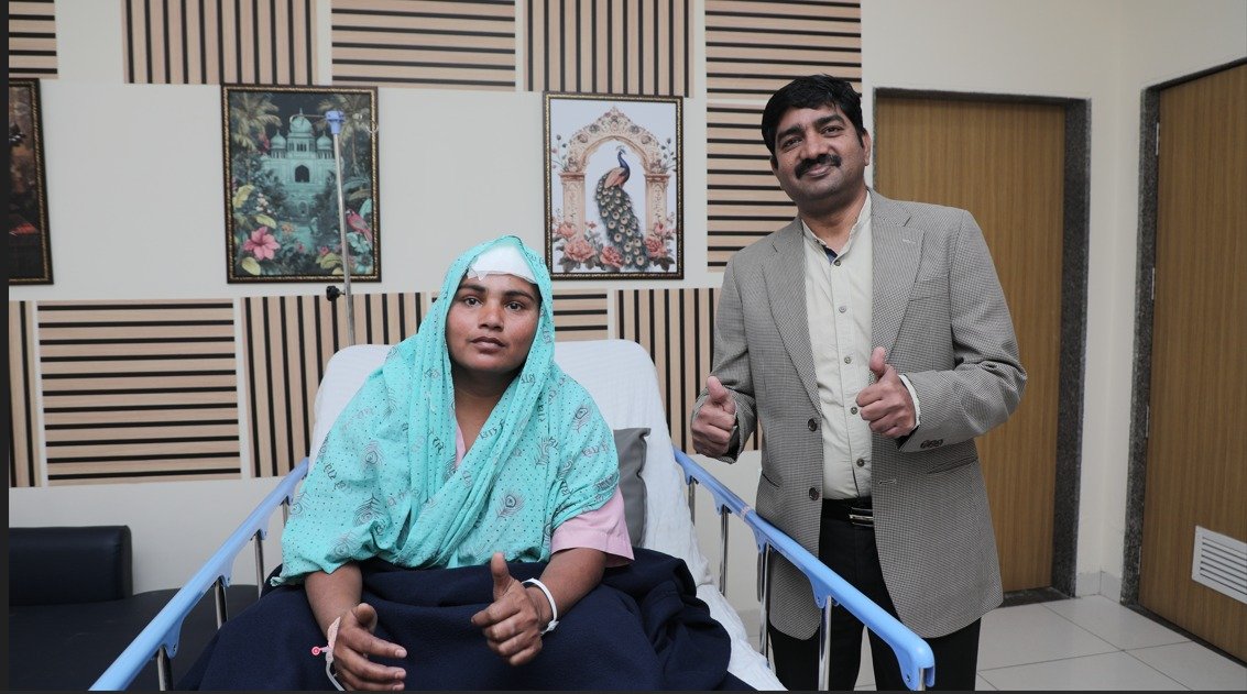 जागृत अवस्था में हनुमान भजन सुनते हुए हुई ब्रेन ट्यूमर सर्जरी, पारस हेल्थ उदयपुर में अनोखा मामला
