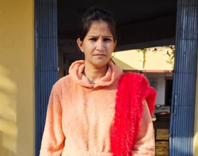 सीआई रामस्वरूप मीणा ने हनीट्रैप केस में की बड़ी कार्रवाई एक साल से फरार 10 हजार की ईनामी बबलप्रीत उर्फ नरगिस को किया गिरफ्तार