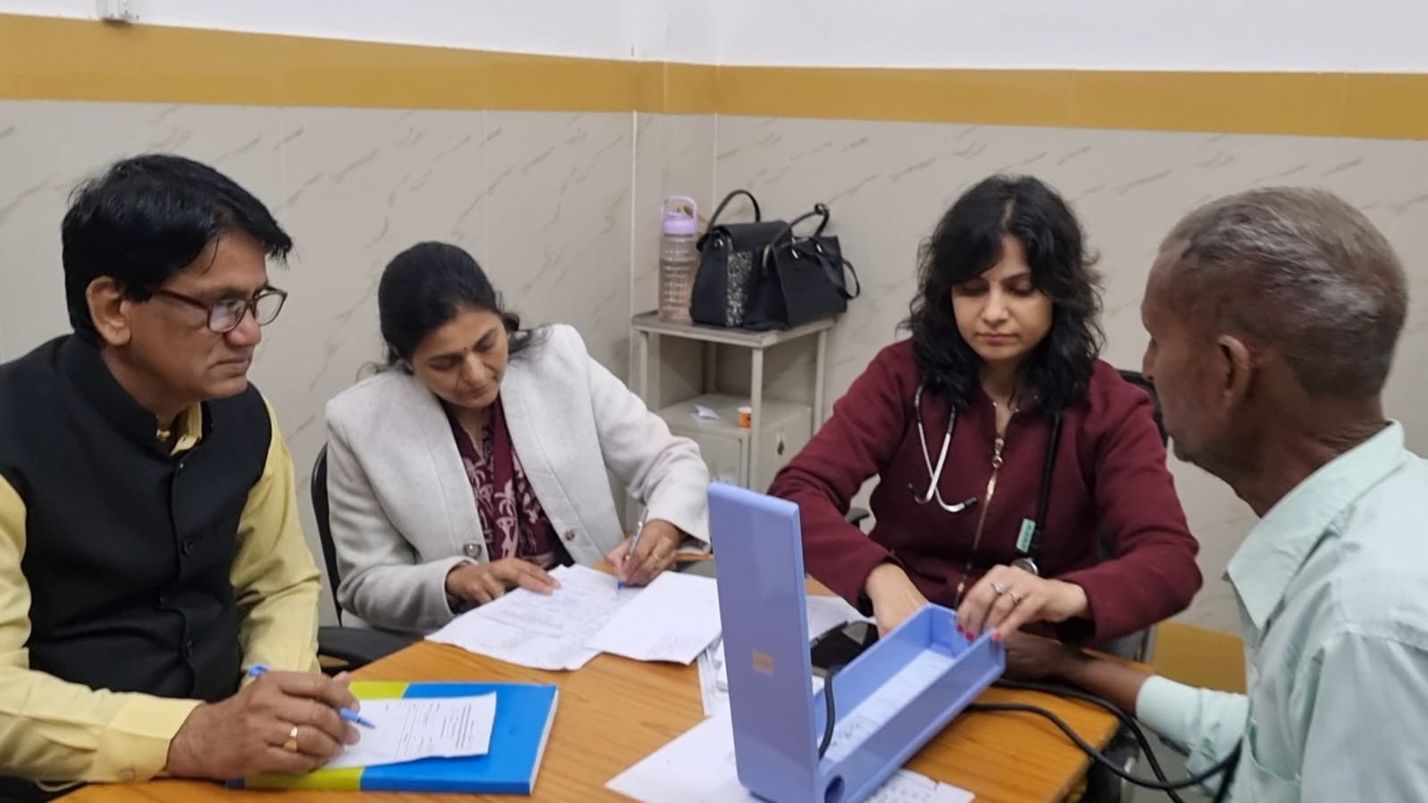 आयुर्वेद शल्य चिकित्सा शिविर मे अन्य जिलों से भी या रहे है रोगी, अब तक 7760 महिला पुरुषों ने लिया लाभ महिलाओ की भागीदारी अधिक