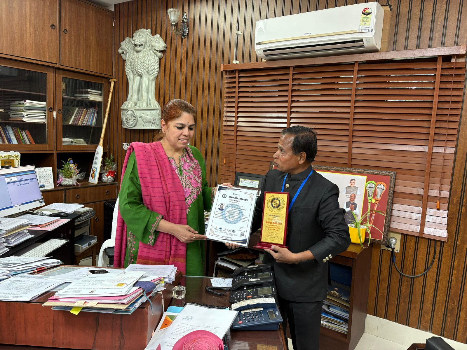####Mini Micro Artist Dr. Chandraprakash Chittora Honoured with ‘Icon of India–2025’