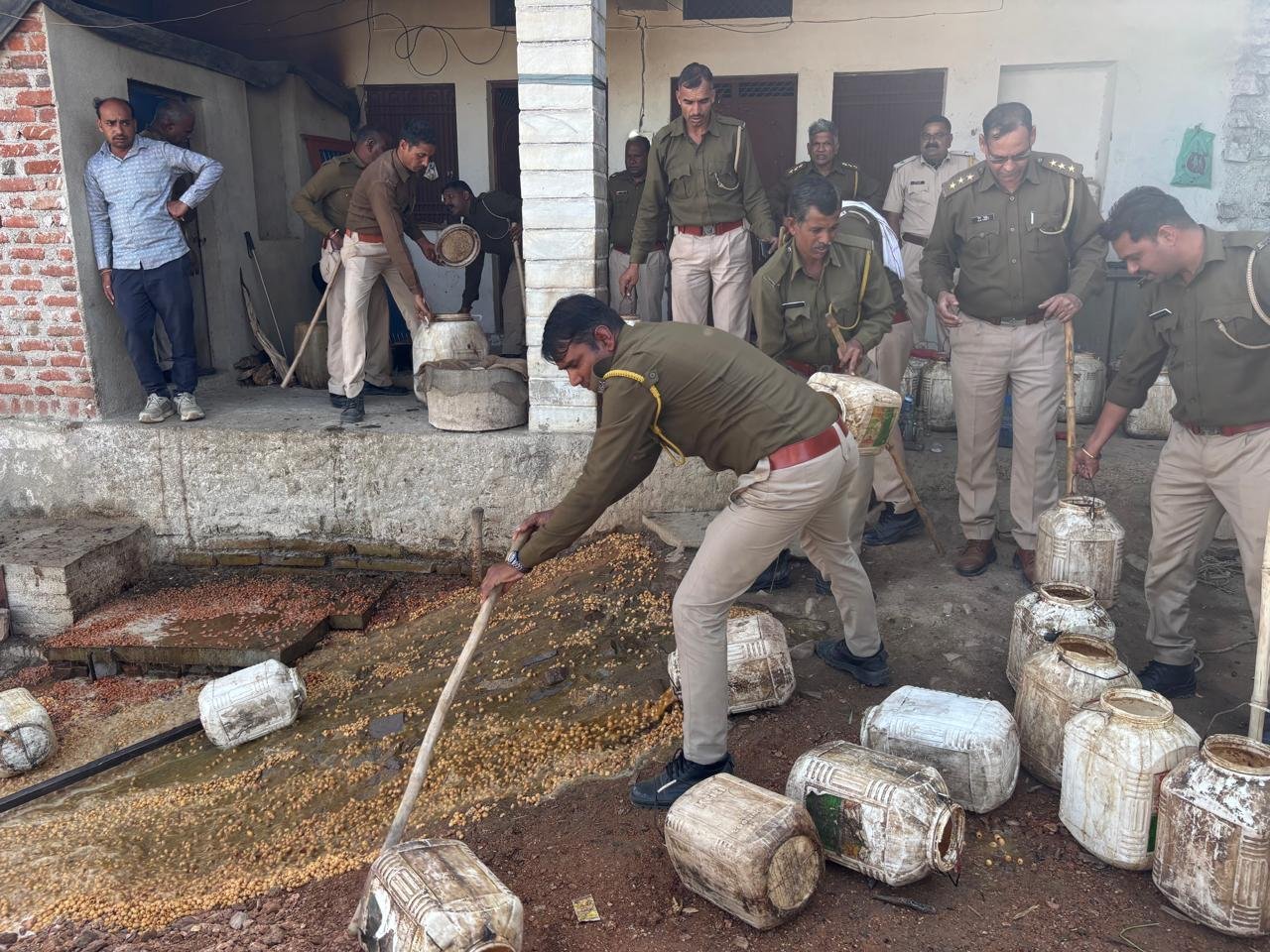 विशेष निरोधात्मक अभियान प्रदेश में अवैध शराब पर कार्रवाई अभियोग दर्ज