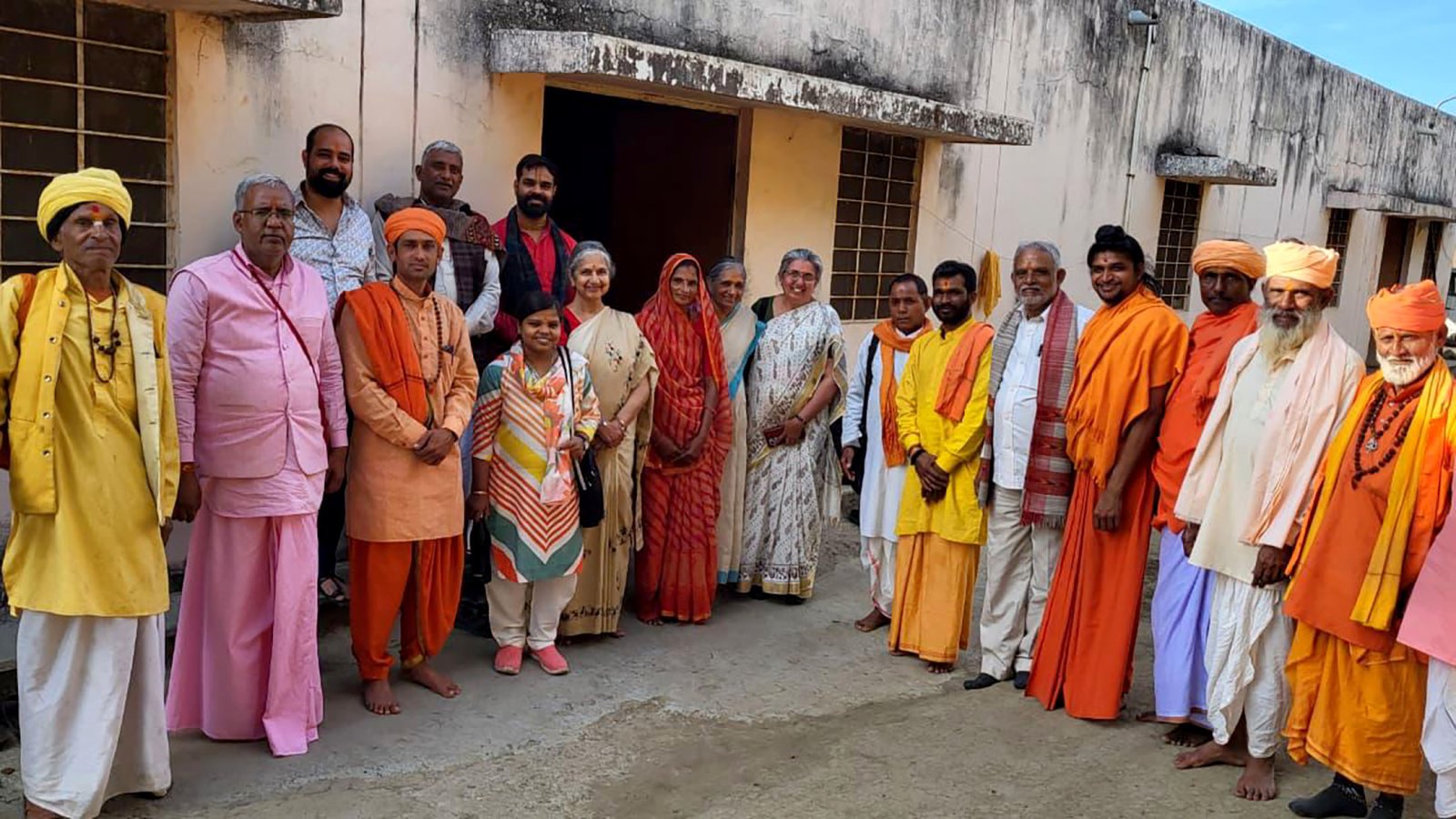 लोक मंगल और जगत कल्याण के लिए सर्वस्व समर्पण भाव से जुटें - पद्मश्री निवेदिता दीदी