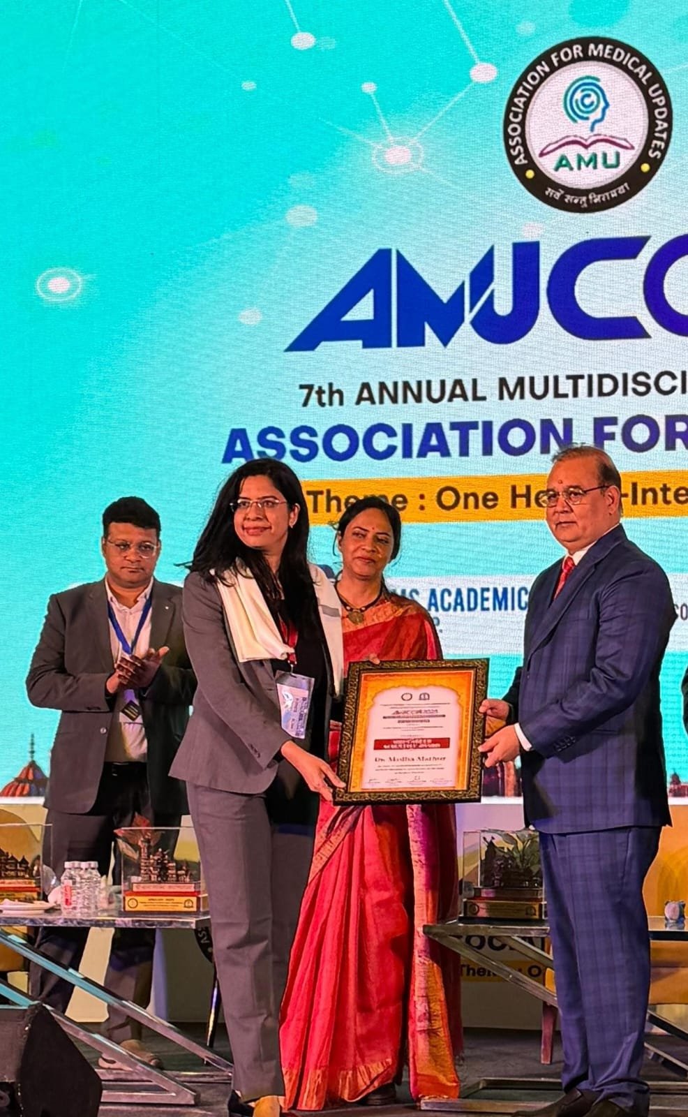 Dr. Medha Mathur Honoured with Prestigious Mid-Career Scientist Award in Lucknow