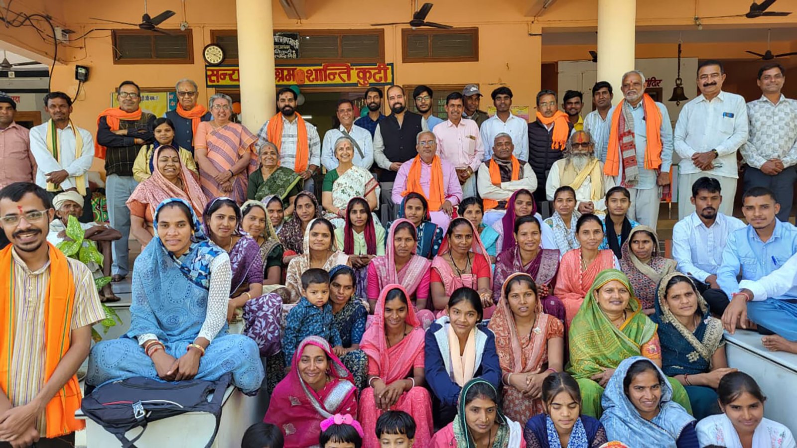 आनन्दालय आचार्यों की बैठक में tribal विकास-केन्द्रित शिक्षा व संस्कार पर जोर