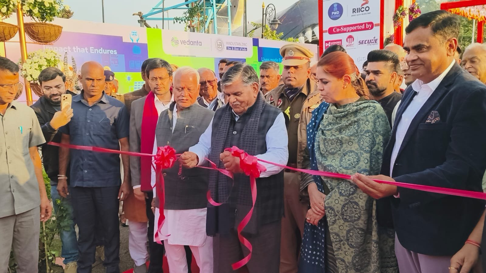 ###Ten-Day Flower Show Opens at Fatehsagar, Governor Kataria Calls Nature the Key to a Prosperous Future