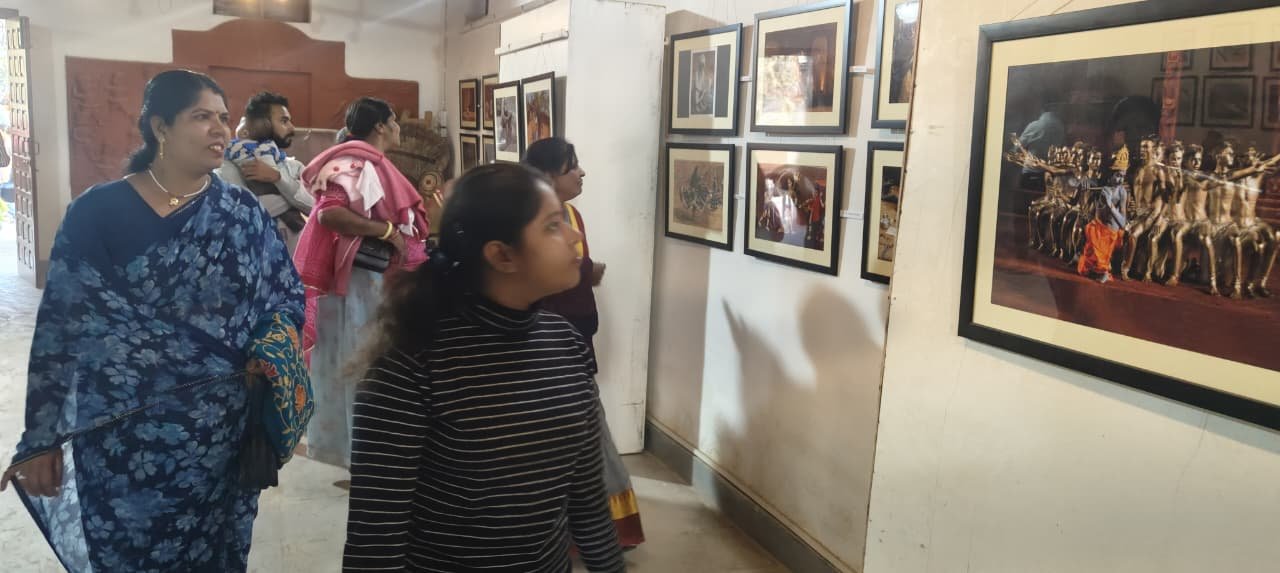 शिल्पग्राम फोटो प्रतियोगिता में संयम रहे प्रथम