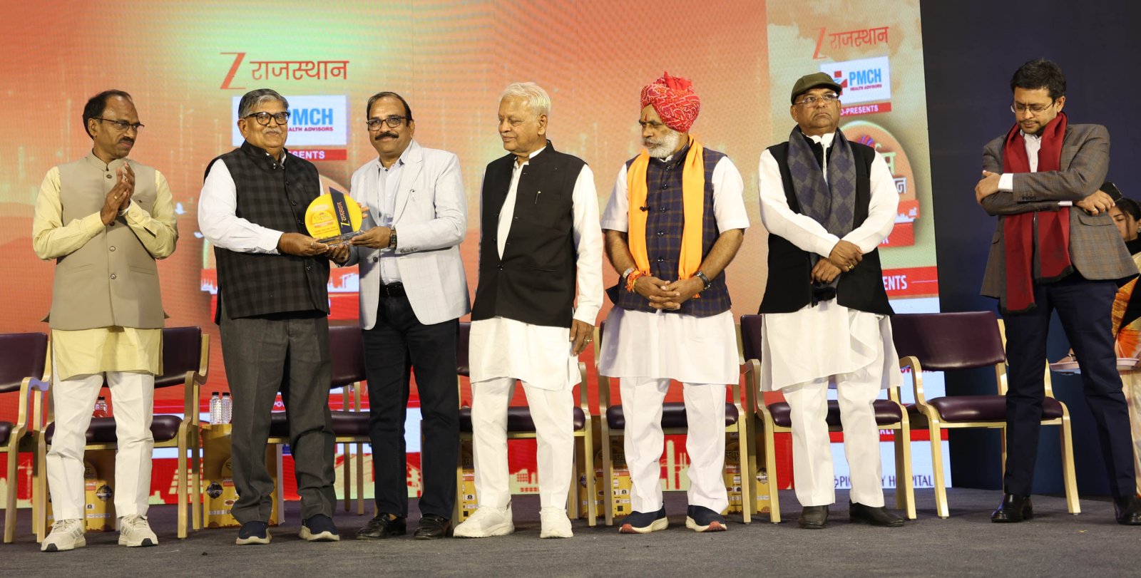 Dr Tuktak Bhanawat Conferred with Swarnim Rajasthan Samman