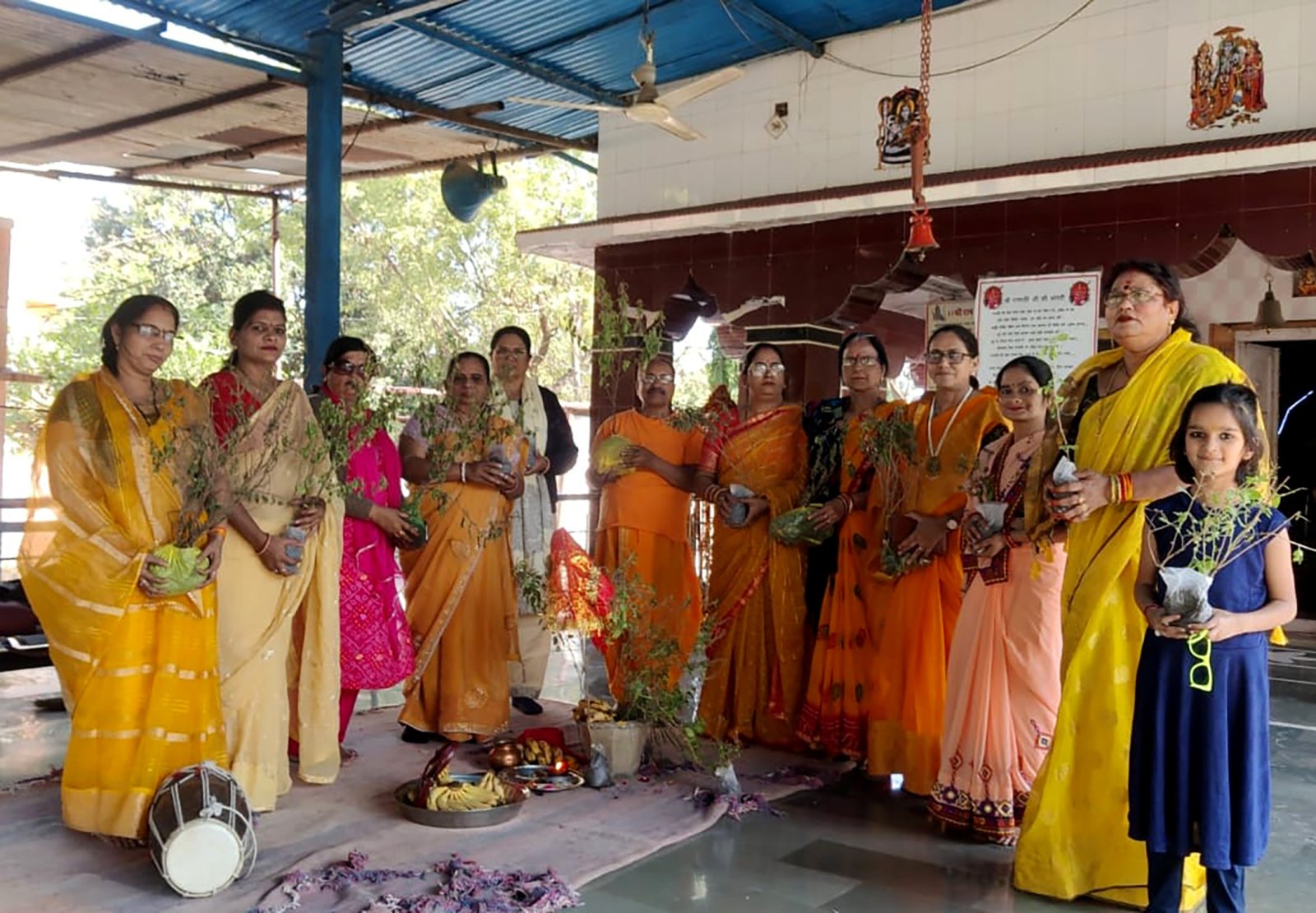 राम मन्दिर में तुलसी पूजन-अर्चन दिवस मनाया, भक्त परिवारों को तुलसी वितरण