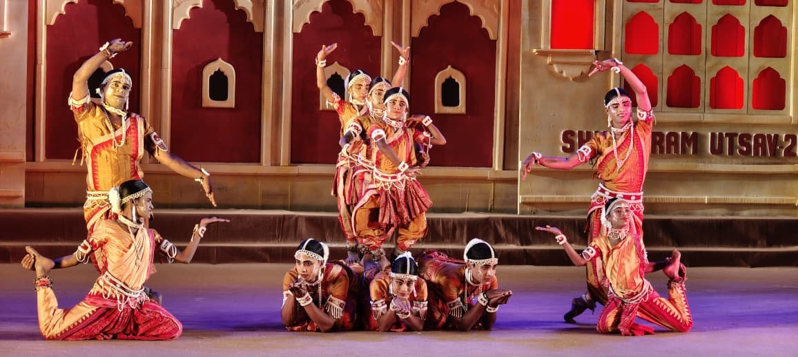 Shilpgram Utsav 2025: Gotipua Dance Blends Devotion and Acrobatics to Enchant Lord Jagannath