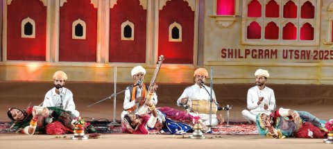 शिल्पग्राम उत्सव-2025 :  ओ म्हारी घूमर छे नखराळी ऐ मां... ने किया मंत्रमुग्ध