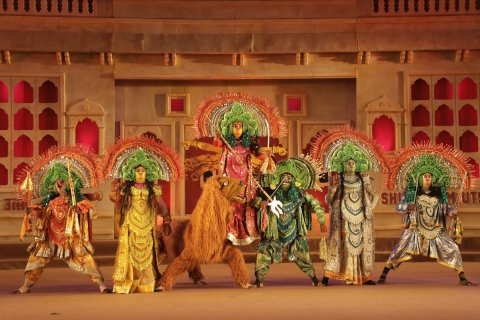 ####Musical Symphony Casts a Spell in a New Style