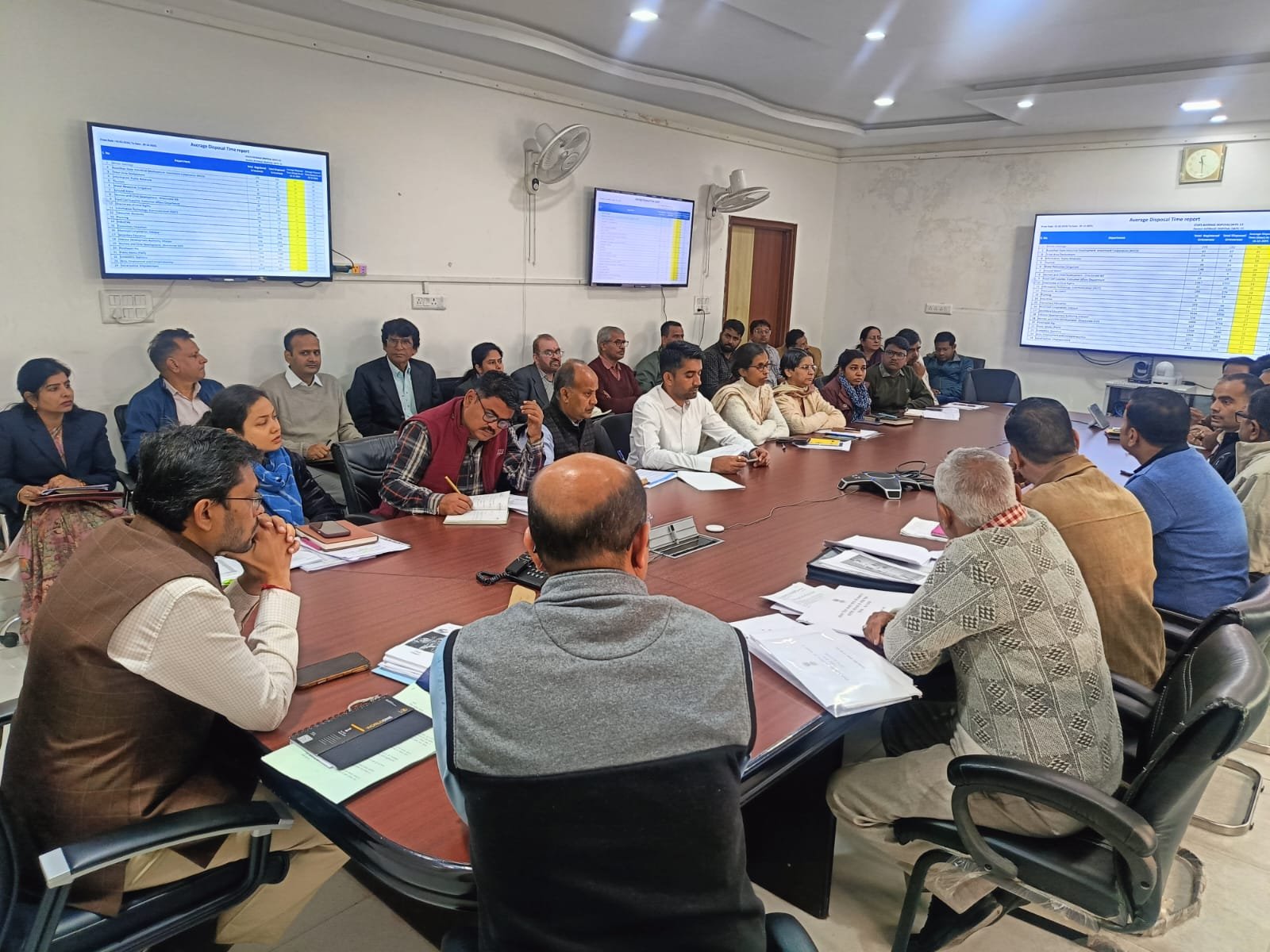 जिला पर्यावरण समिति की त्रैमासिक बैठक स्कूलों में चले वेस्ट टू बेस्ट अभियान - कलक्टर