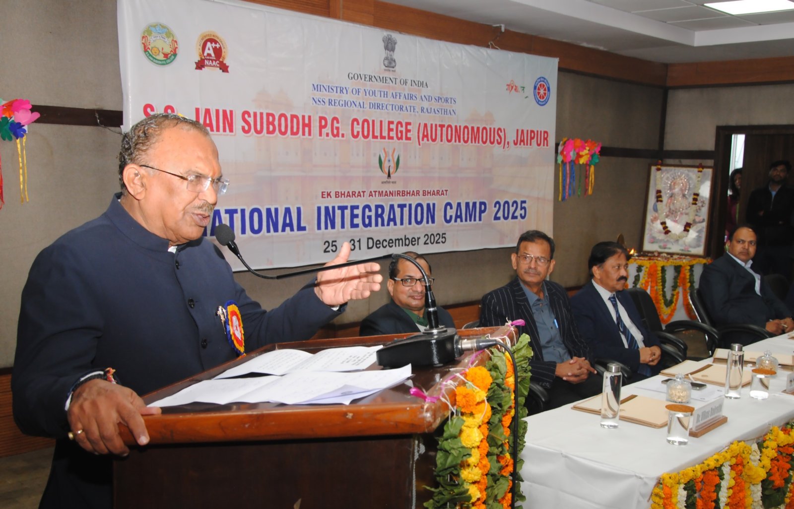 Youth must be vigilant against divisive forces and resolve to promote the spirit of national unity and integrity - Vasudev Devnani