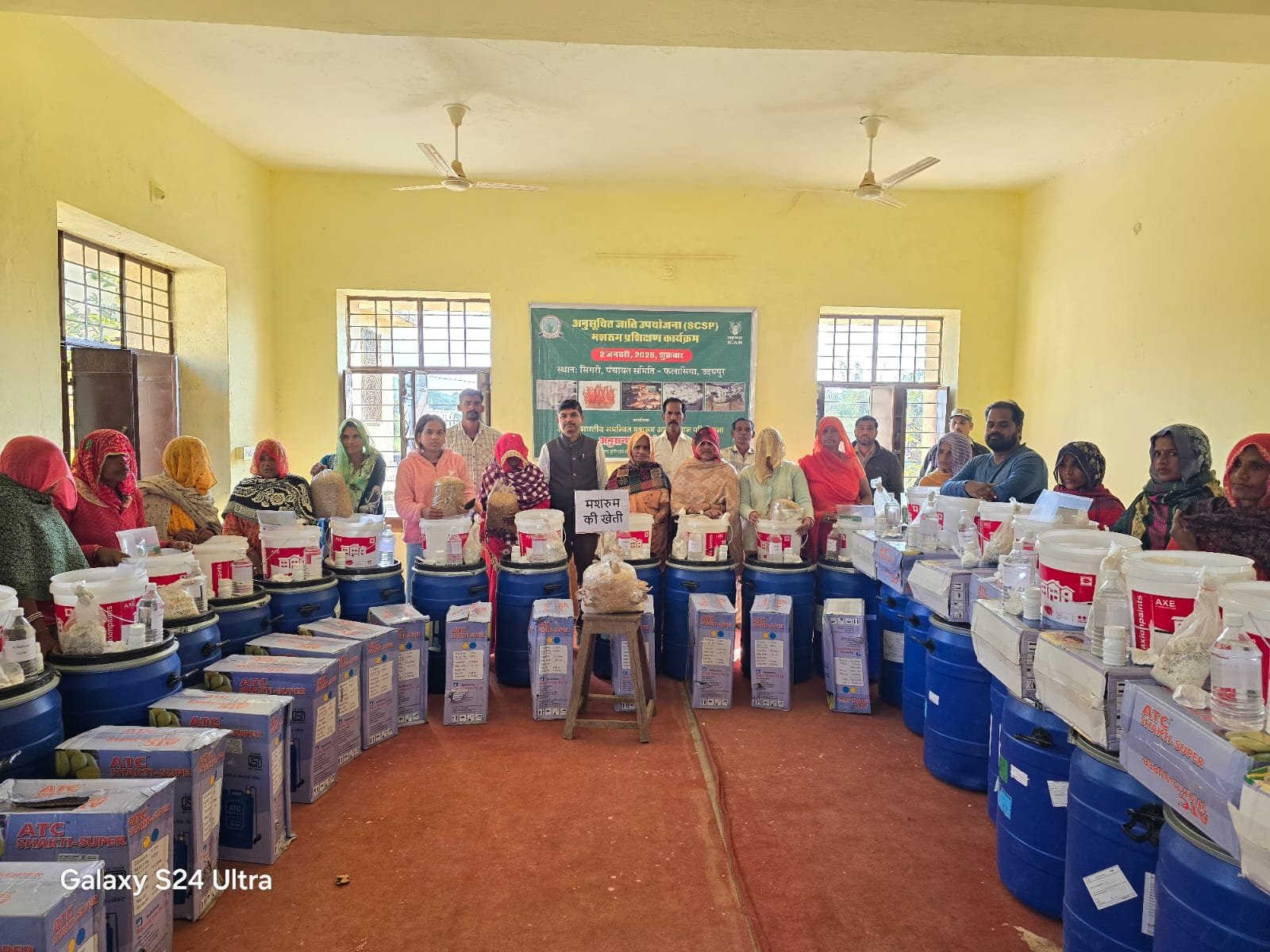 झाड़ोल-फलासिया की अरावली पहाडियियों की गोद में बसे अनुसूचित जाति के किसानों ने सीखी मशरुम की वैज्ञानिक खेती