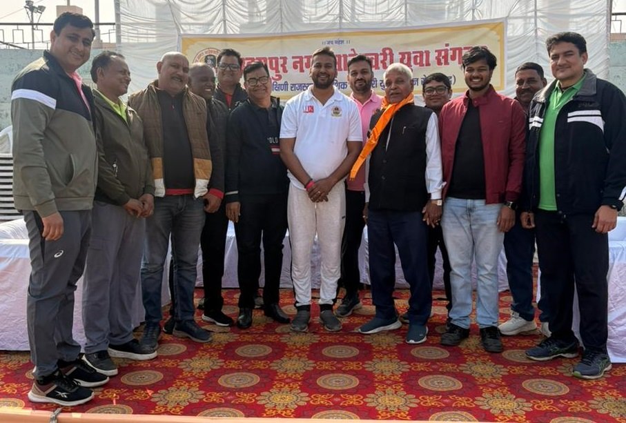 स्वास्थ्य के साथ टीम वर्क की सीख भी देते हैं खेल - विधायक जैन