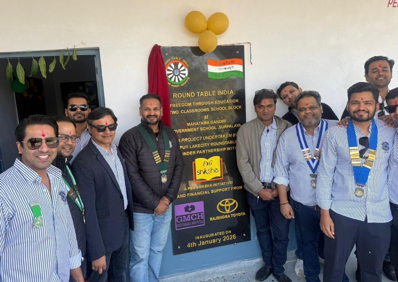 लेकसिटी राउण्ड टैबल द्वारा राजकीय विद्यालय में बनायें गये 2 कक्षाओं का हुआ उद्घाटन