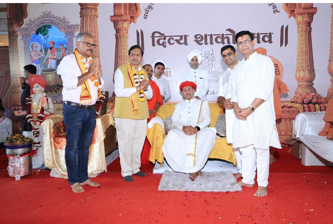 Grand Celebration of Divya Shakotsav at Madhavbagh, Thousands of Devotees Attend with Reverence