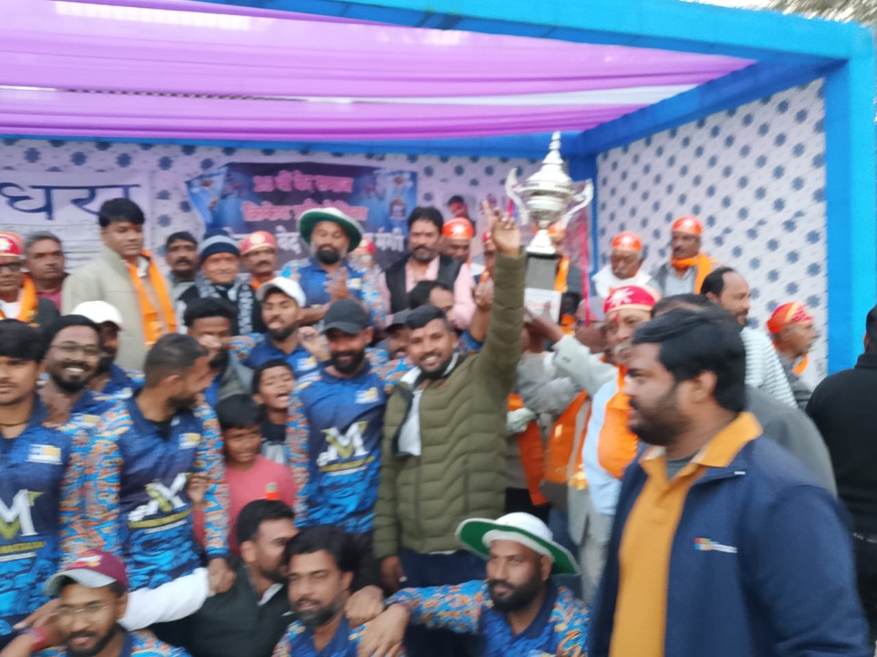 वेद समाज क्रिकेट प्रतियोगिता में पहली बार हिरणमगरी बना चैंपियन, पटवारी बनने पर मोनिका का सम्मान