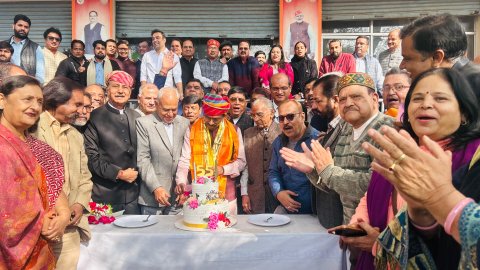 ###MP Dr. Rawat Celebrates Birthday with Workers After Seeking Divine Blessings