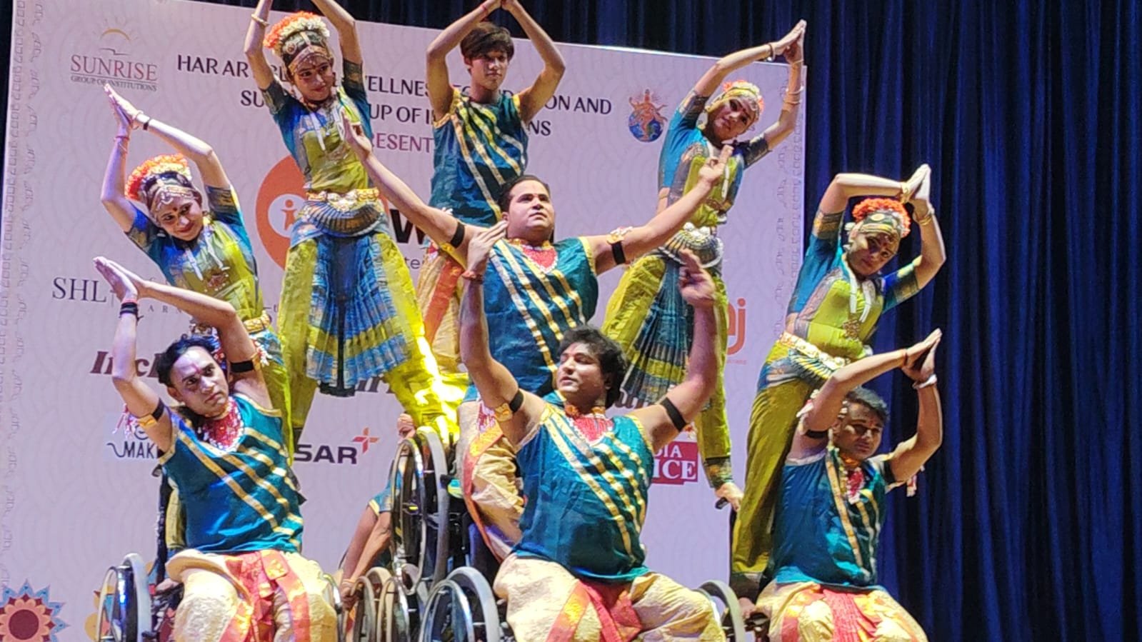 कला, संस्कृति और वैश्विक एकता के साथ दुनिया भर के विशेष दिव्यांग बच्चों की प्रस्तुति देखकर अचंभित रह गए दर्शक