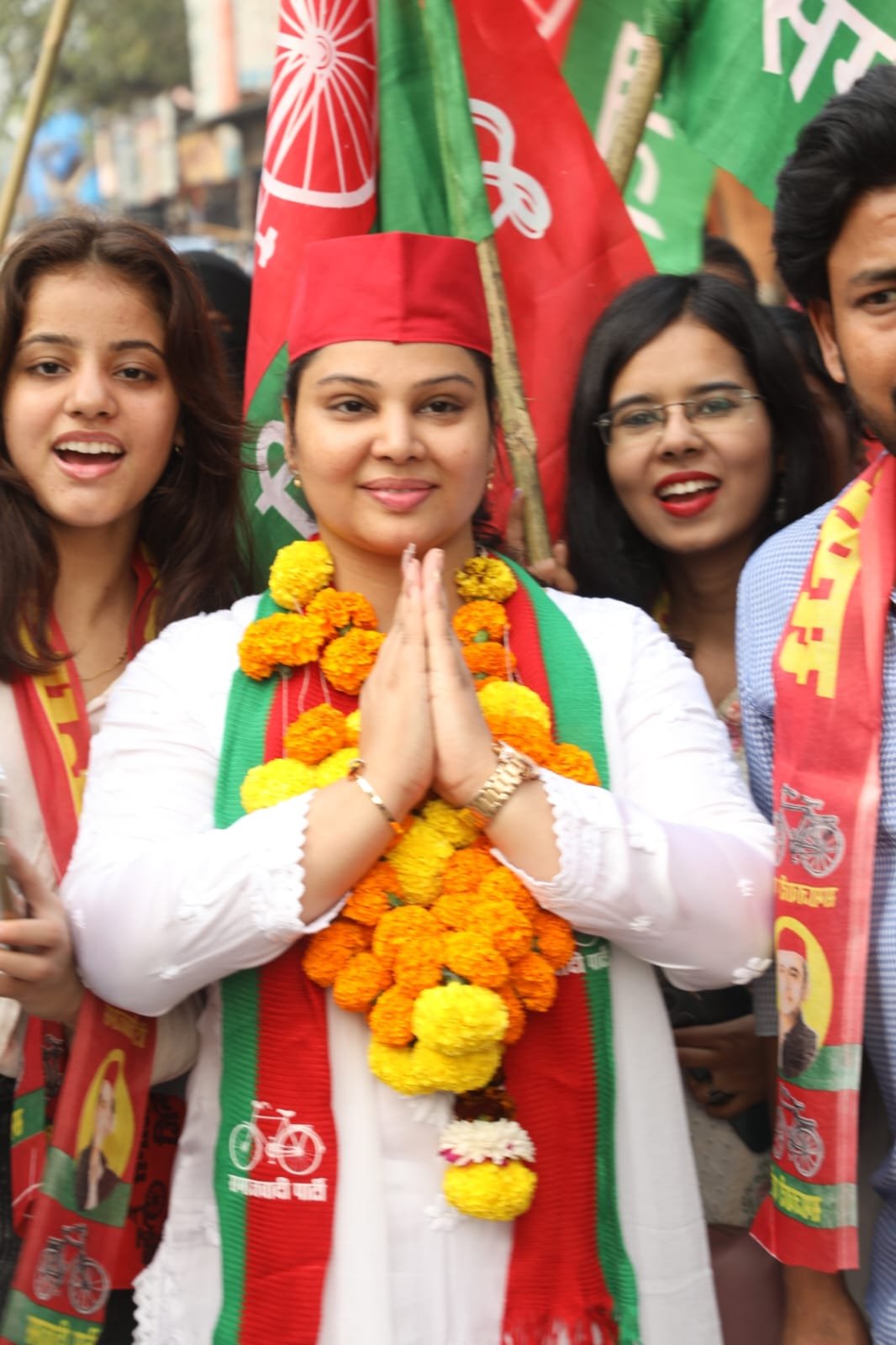 Samajwadi Party Candidate Zara Khan Campaigns Through Pad Yatra