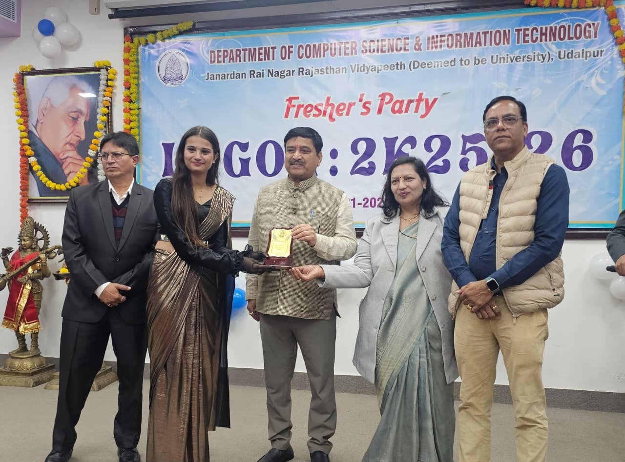 विद्यापीठ - फ्रेशर पार्टी लोगान 2025-26 का रंगारंग प्रस्तुतियों के साथ हुआ आगाज
