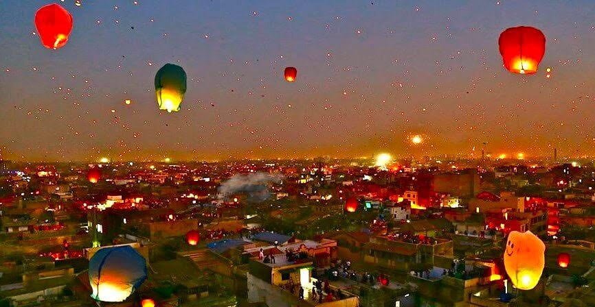 मकर संक्रांति पर जयपुर की सड़कें सूनी और छतें हुई आबाद तथा सतरंगी हुआ आसमां…