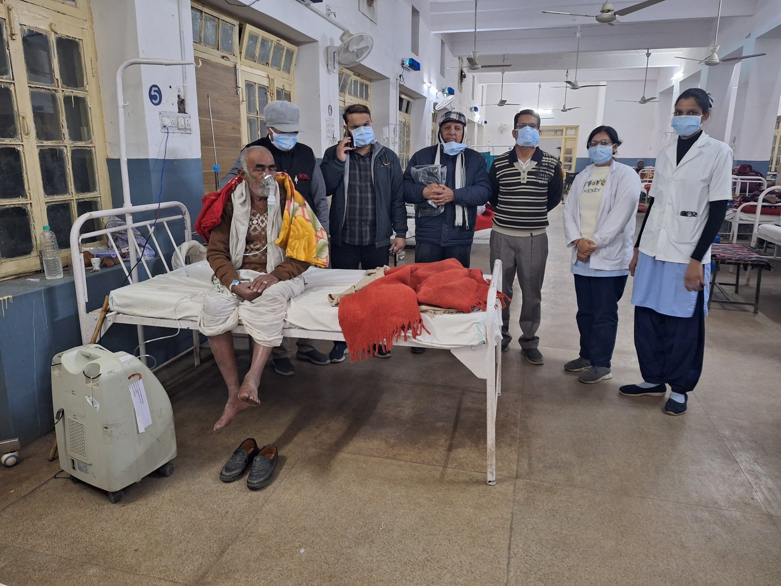 Manav Seva Samiti Distributes Blankets to TB Hospital Patients on Makar Sankranti