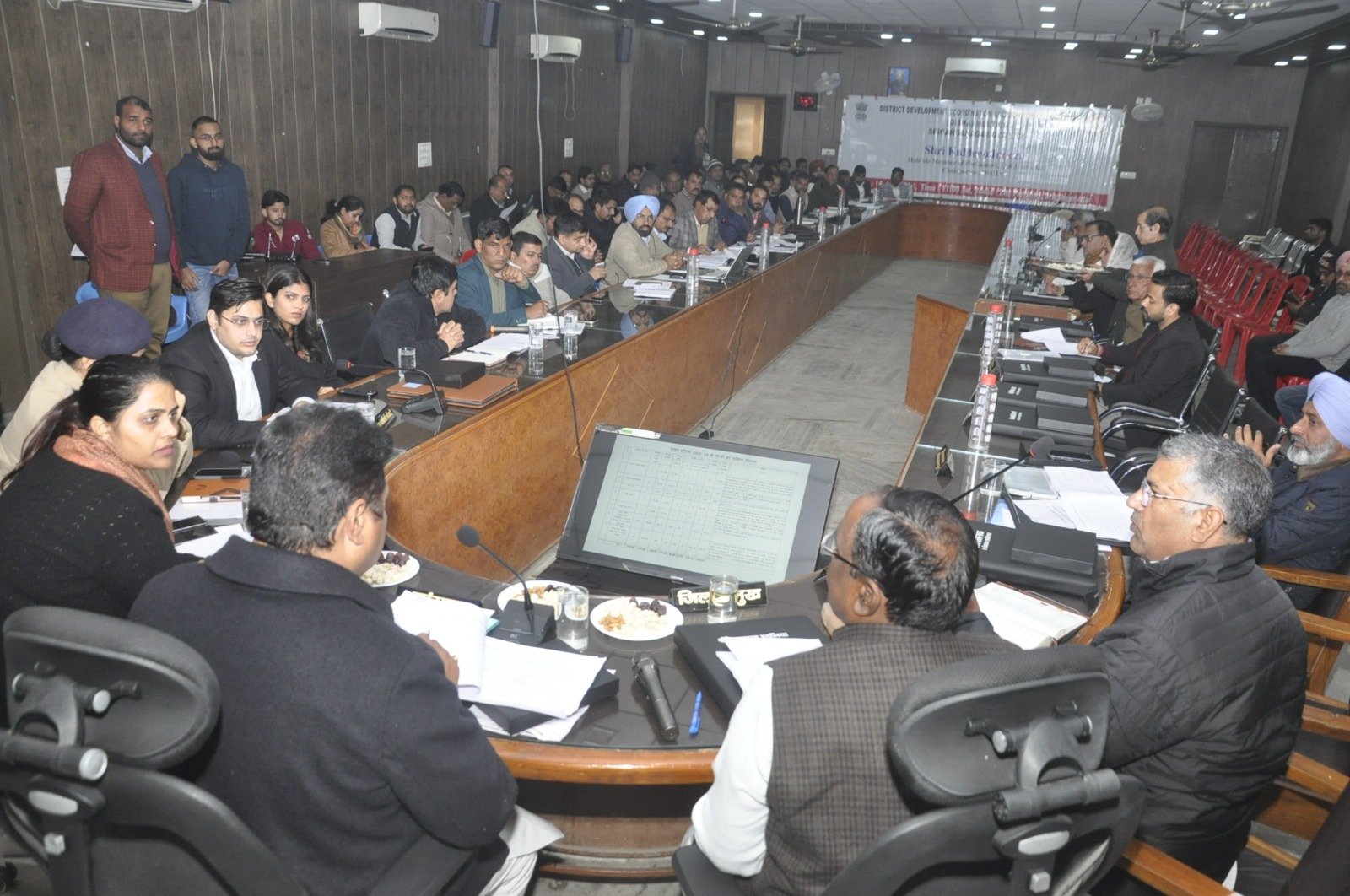 जिला विकास समन्वय एवं निगरानी समिति की बैठक आयोजित