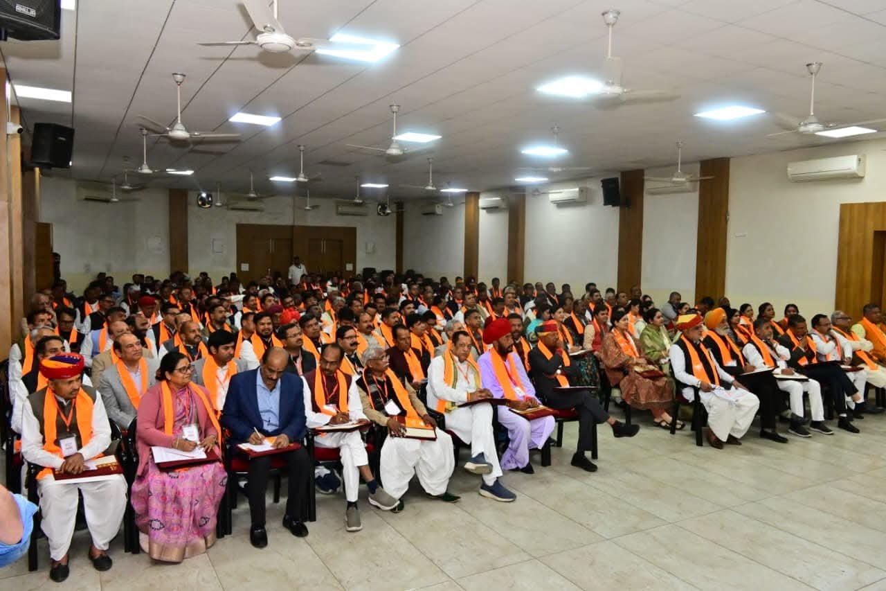 वीबी जी रामजी: जयपुर में आयोजित कार्यशाला में शामिल हुए सांसद डॉ रावत, कांग्रेस के आंदोलन का जवाब देने की रणनीति