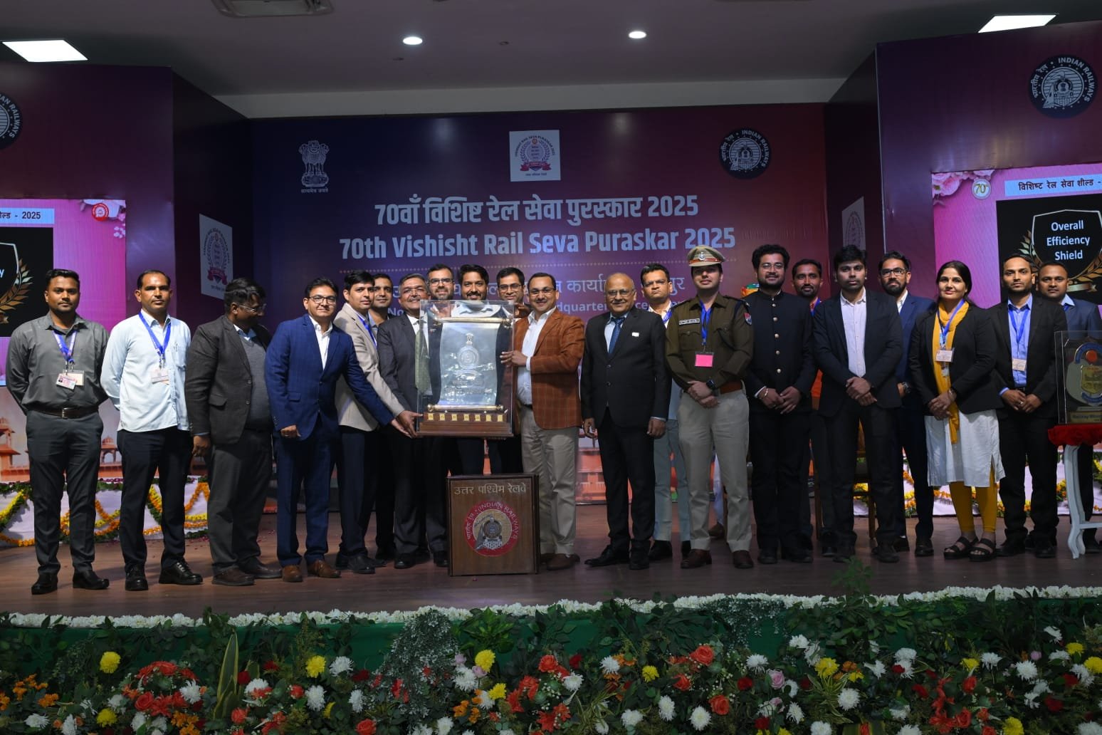 उत्तर पश्चिम रेलवे के उत्कृष्ट कार्य करने वाले 54 रेलकर्मियों को किया गया सम्मानित