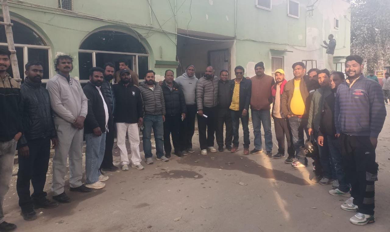 सफाई कर्मचारी यूनियन ने आयुक्त को सौंपा ज्ञापन 7 सूत्री मांगपत्र सौंपा