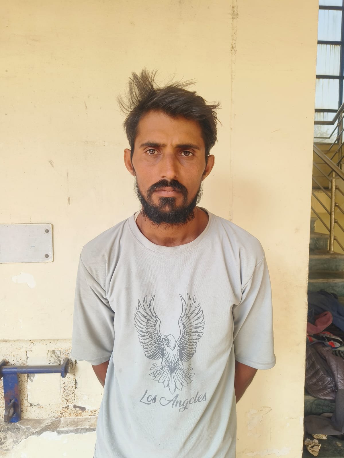 डीएसपी मनीष शर्मा की पुलिस टीम ने करोड़ों की चोरी का फरार आरोपी को किया गिरफ्तार 