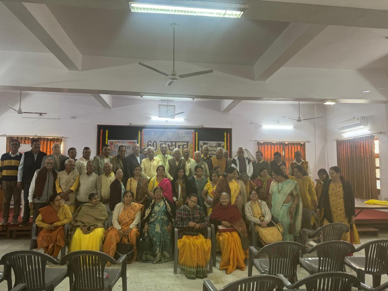60 बसंत वरिष्ठ नागरिक समिति ने बसंत उत्सव धूमधाम से मनाया 