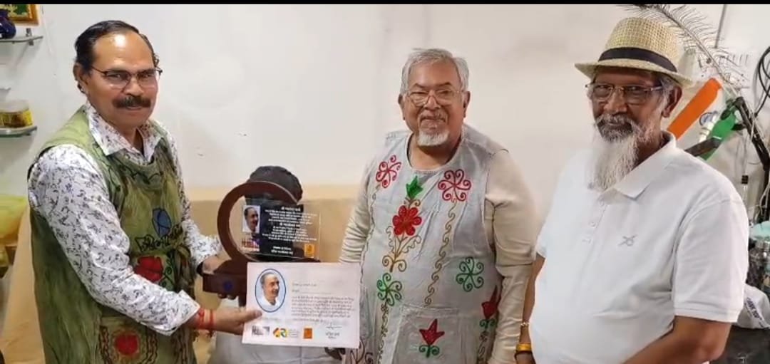 चित्रकार चेतन औदिच्य और डॉ चित्रसेन के चित्रों का बड़ौदा में प्रदर्शन