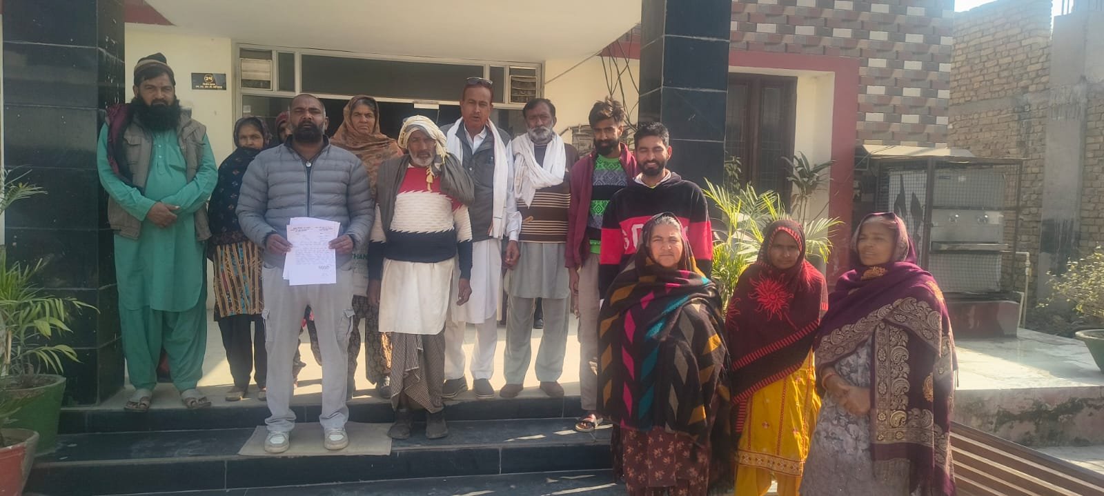 निवर्तमान पार्षद बंटी वाल्मीकि के नेतृत्व में वार्ड नं. 7 में मियों की ढाणी में स्थित नाले के नवनिर्माण करवाने की मांग