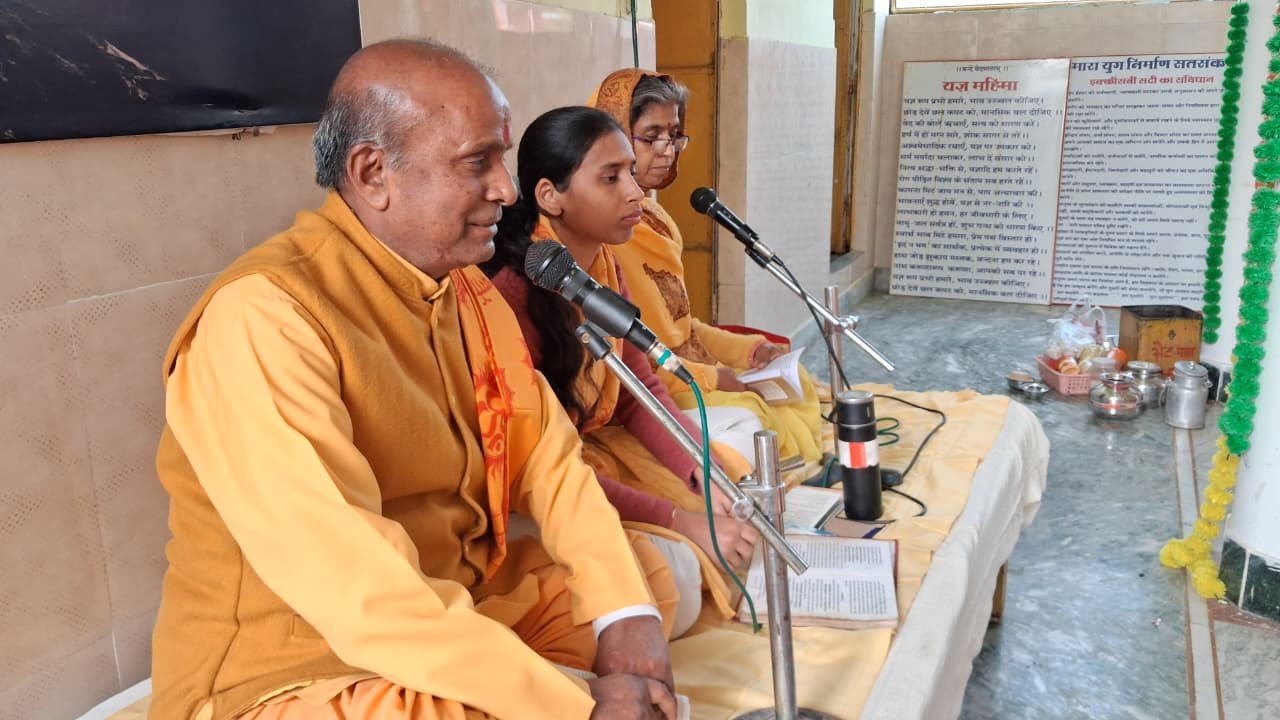 गायत्री शक्तिपीठ में बसंत पंचमी पर उमड़ा आस्था का सैलाब: मंत्रोच्चार के बीच संपन्न हुए विभिन्न संस्कार
