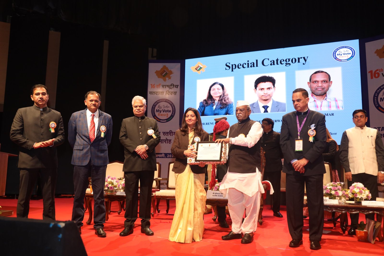 Dr. Renu Poonia Honoured with State-Level Award