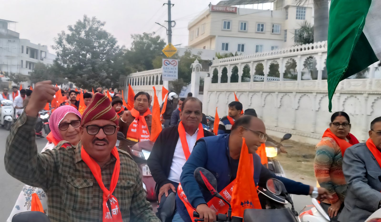 विशाल तिरंगा जागरण रैली में उमड़ा जनसैलाब विराट हिन्दू सम्मेलन के पोस्टर का हुआ विमोचन