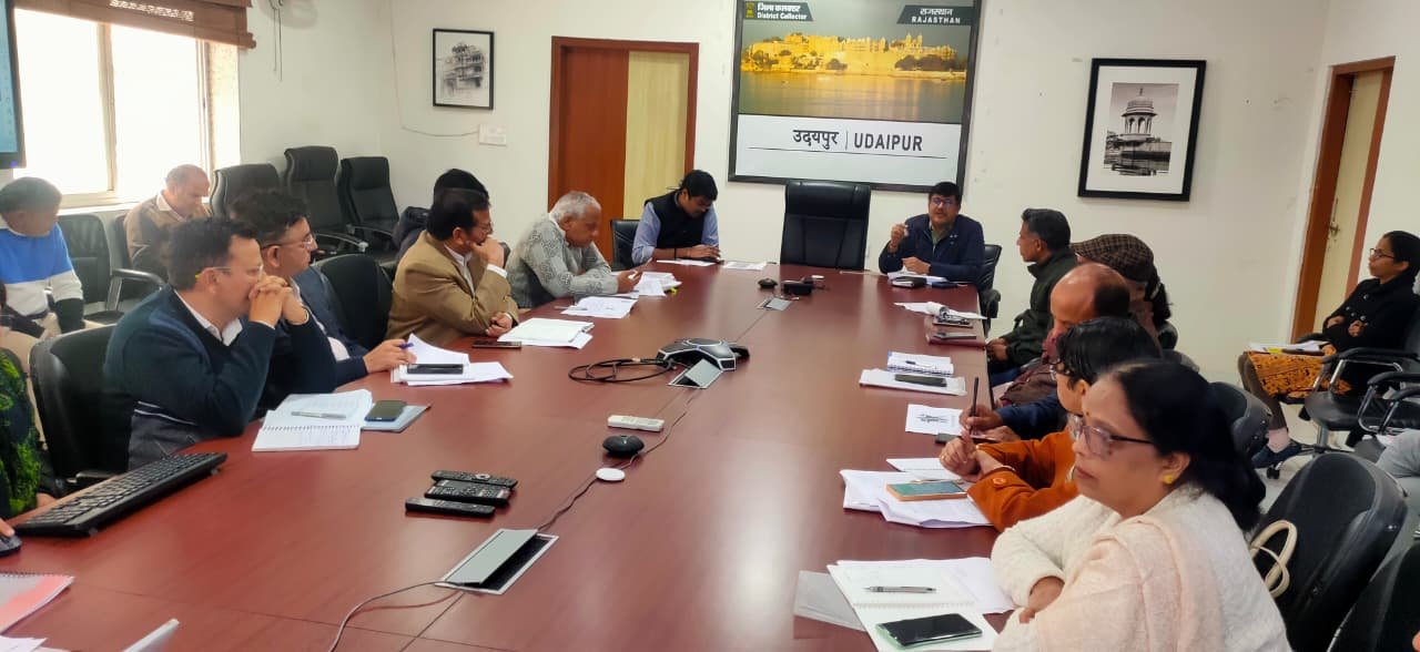 संपर्क पोर्टल पर दर्ज प्रकरणों के समयबद्ध और गुणवत्तापूर्ण निस्तारण के निर्देश विभागीय समीक्षा बैठक आयोजित