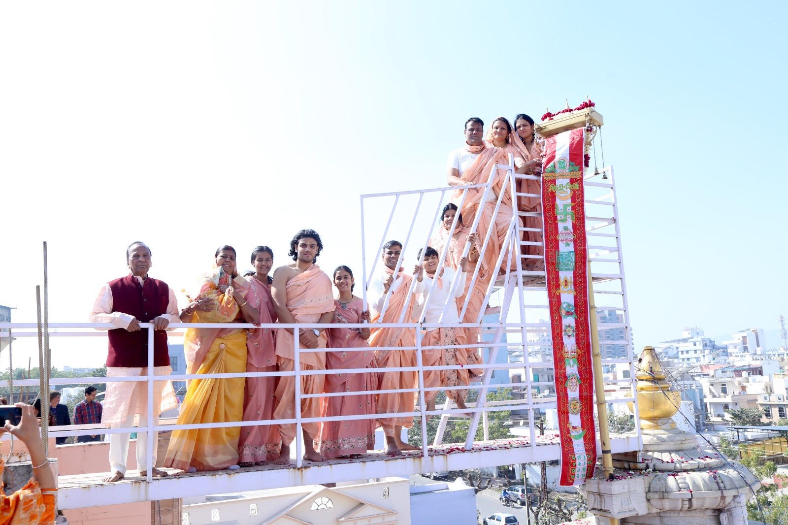 श्री जैन श्वेताम्बर मूर्ति पूजक जिनालय समिति में आज वार्षिक ध्वजा चढ़ाई गई