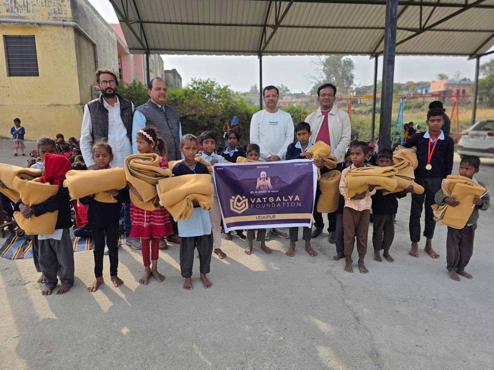 Vatsalya Foundation Donates 75 Blankets to Government School Children