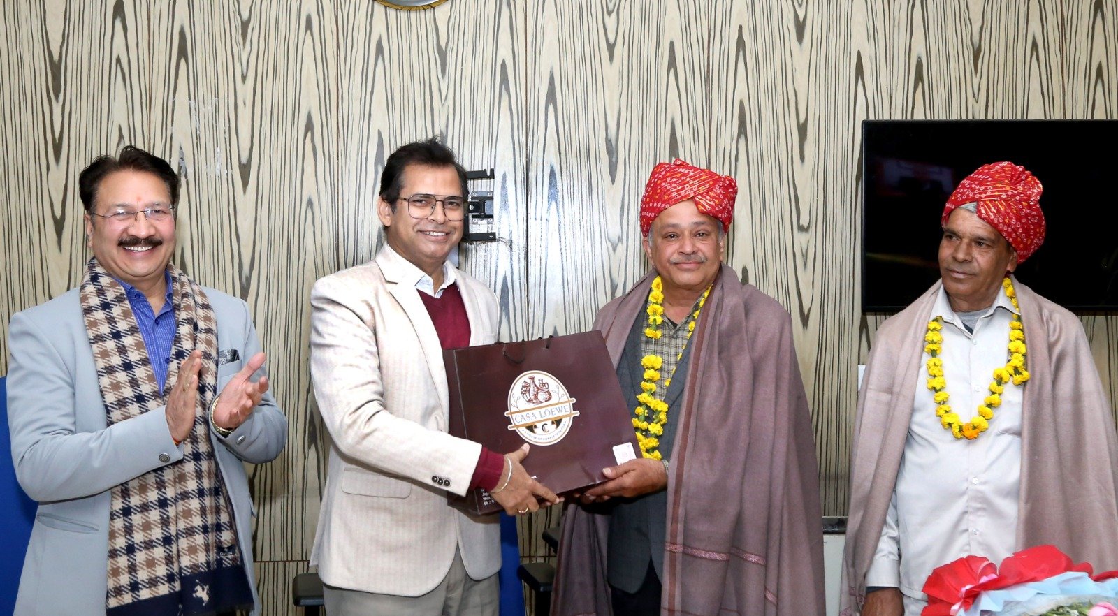 मृदुभाषी जनसंपर्क के चेहरे श्री दयाशंकर शर्मा सेवानिवृत्त, जनसंपर्क विभाग ने दी भावभीनी विदाई