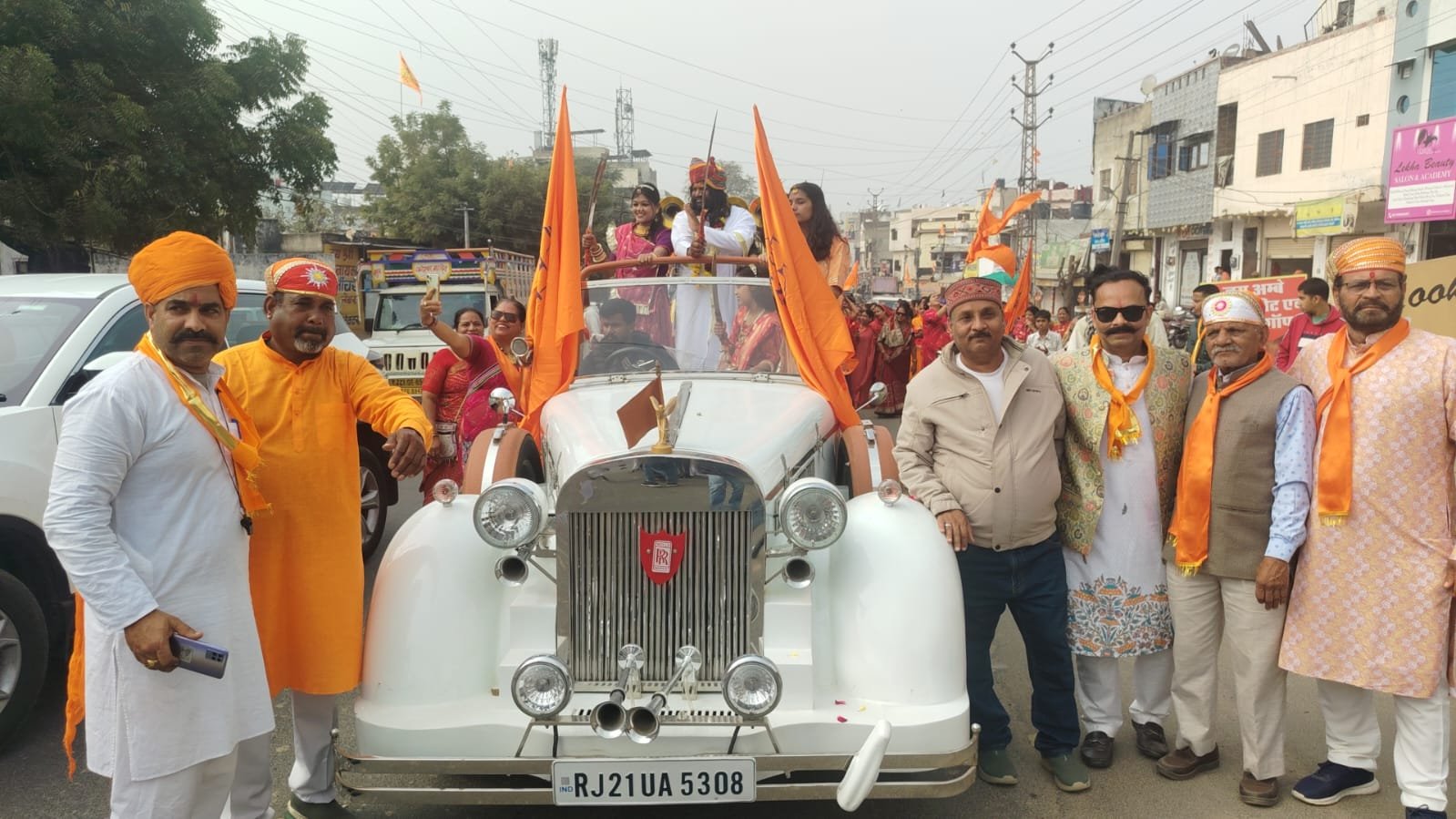 गणेशनगर में हिंदू सम्मेलन में संतों का आह्वान, अब एक ही परिचय हो-मैं हिन्दू हूं