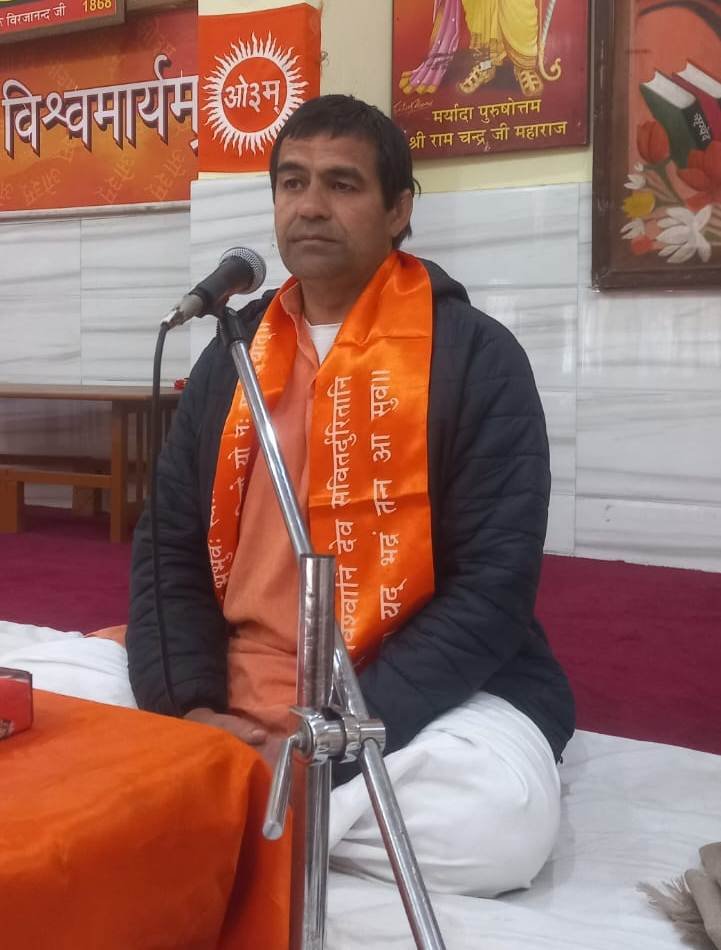 “परमात्मा और आत्मा को जान कर आचरण को सुधारना है जिससे हमारा जीवन दिव्य जीवन बन जायेः आचार्य जगदीप आर्य”