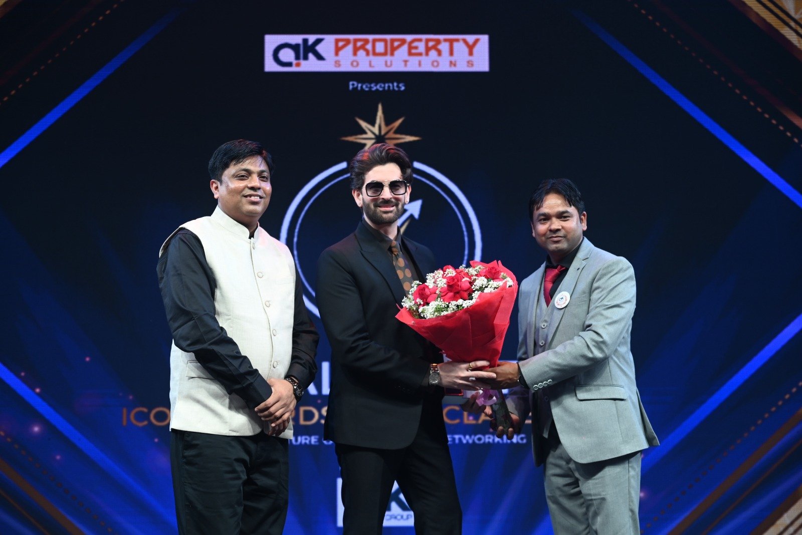Amisha Patel and Neil Nitin Mukesh presented Himanshu Kumar Kushwaha with the Real Estate Icon Award.